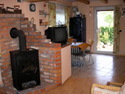 Das Wohnung - kleines Wohnzimmer mit Kamin